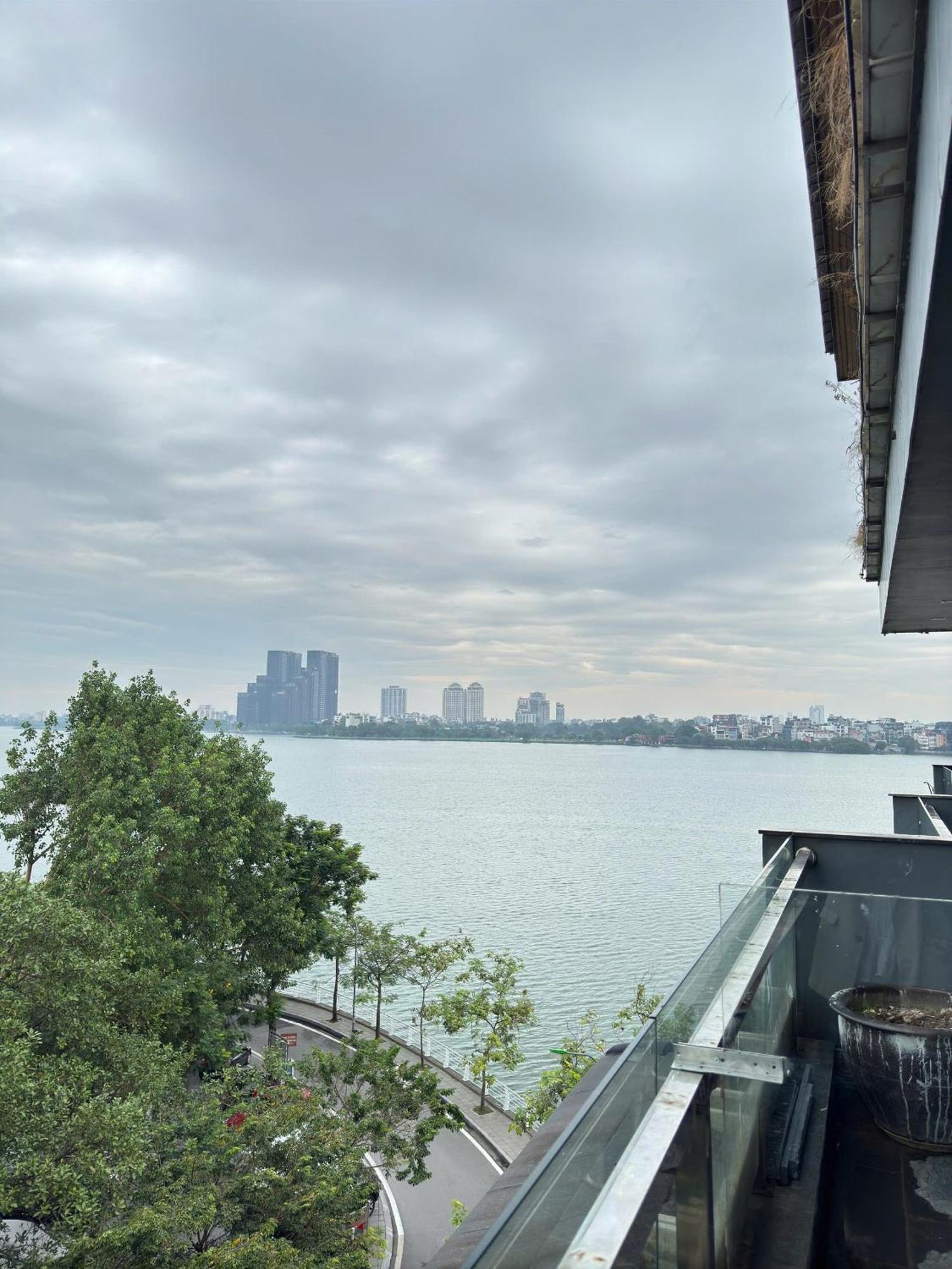 22Land Moon West Lake Hanoi Exterior photo